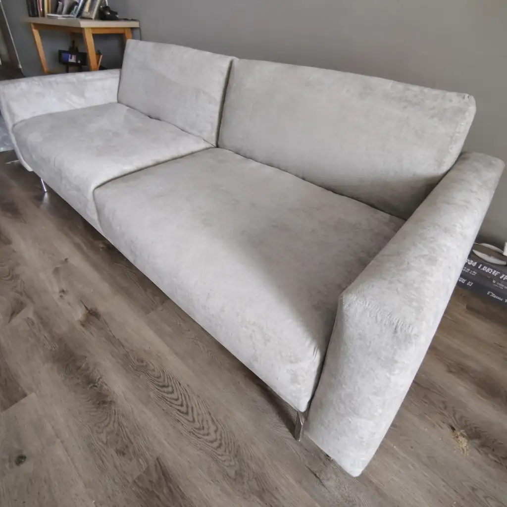 Retapizado de sillón en tela gris en Neuquén